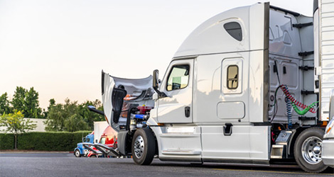 Emergency Truck and Trailer Repairs: What to Do While Waiting for Assistance